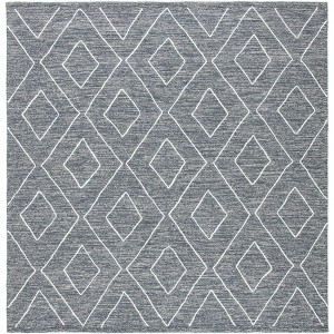 Striped Kilim STK520 Hand Woven Area Rug  - Safavieh - 1 of 4