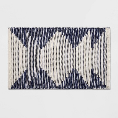 1'8"x2'10" Damask Woven Accent Rug Navy/Off White - Room Essentials™