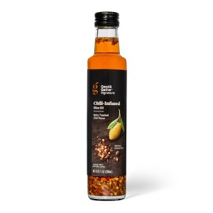 Signature Chili Infused Olive Oil - 8.45 fl oz - Good & Gather™ - 1 of 4