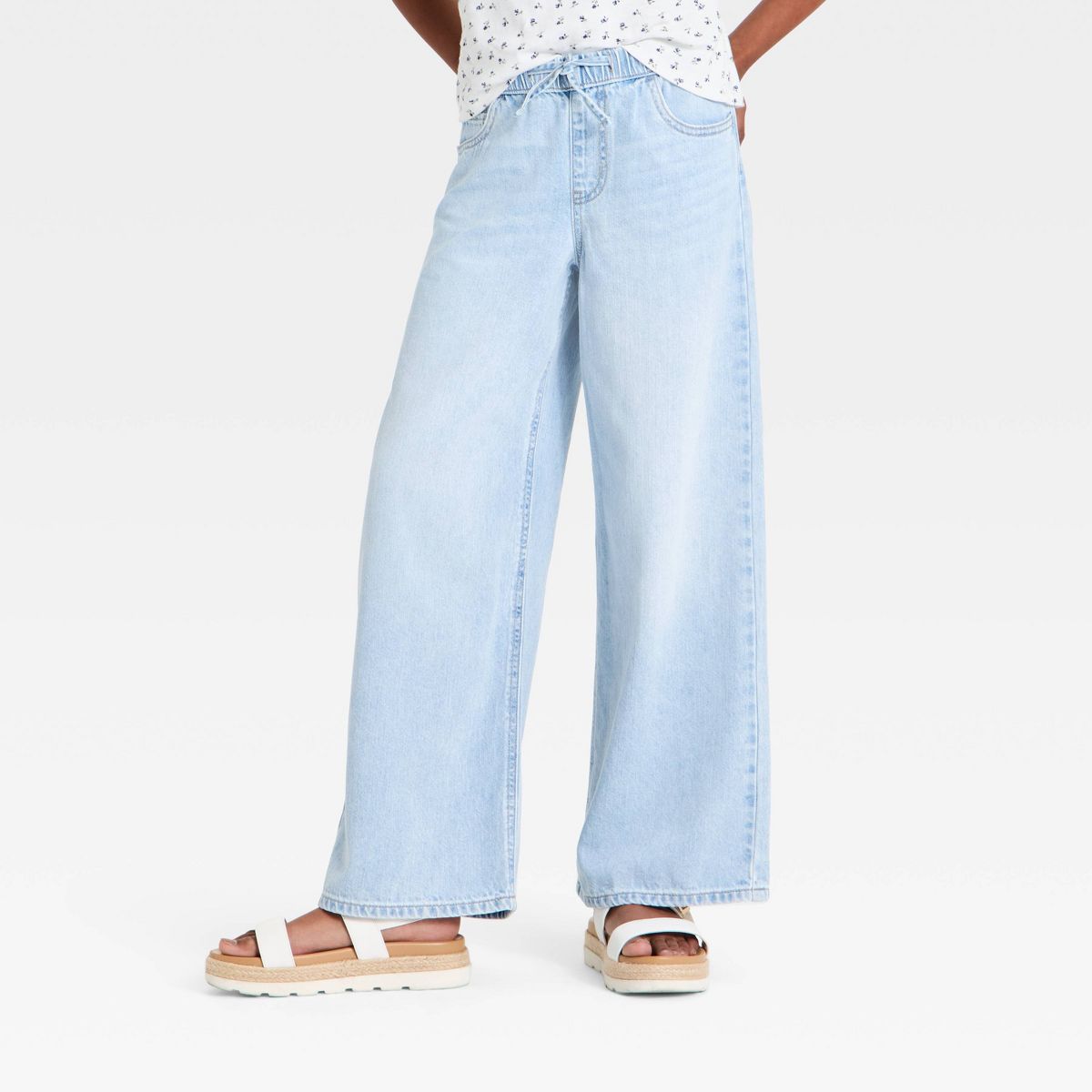 Girls' Mid-Rise Extra Wide Leg Pull-On Jeans - art class™ Light Wash