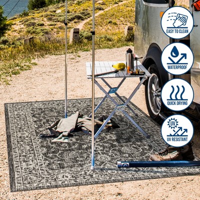 Elegant Twining Vine Black and Gray 4' x 6' Synthetic Area Rug