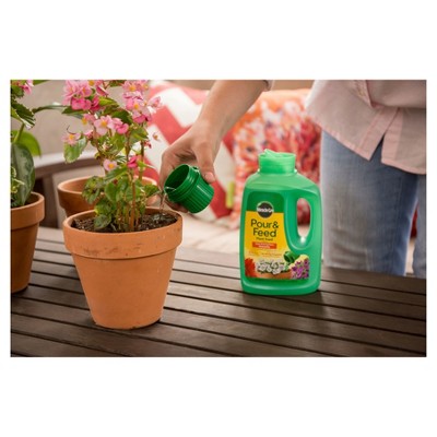 Miracle-Gro Pour & Feed Liquid Plant Food 32oz Ready to Use