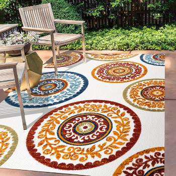 Cassis Ornate Ogee Trellis High-Low Indoor/Outdoor Area Rug - JONATHAN Y