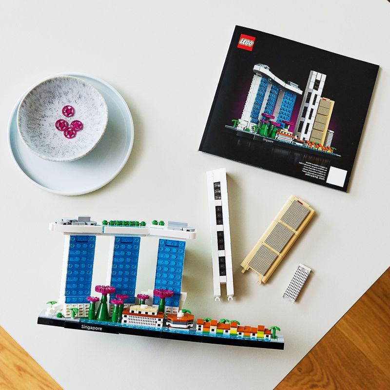 LEGO Architecture Singapore Model Kit 21057, 6 of 8
