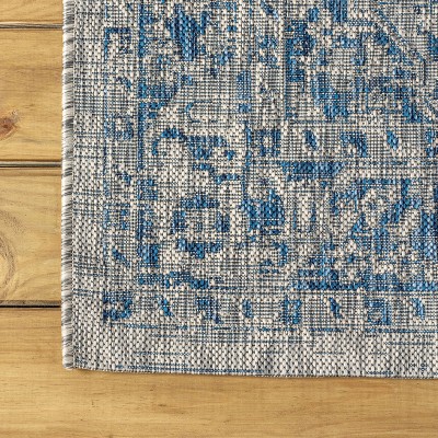 Rozetta Gray and Navy Medallion 5' Square Indoor/Outdoor Rug