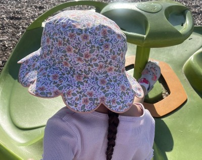 Squishmallows Reversible Bucket Hat For Kids - Cam The Cat Design, One Size Fits Most, Cream