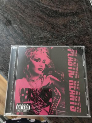 Miley Cyrus Plastic Hearts review