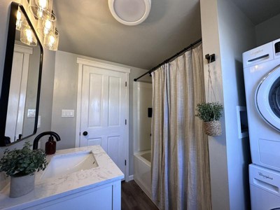 Guest review image 2 of 2, zoom in