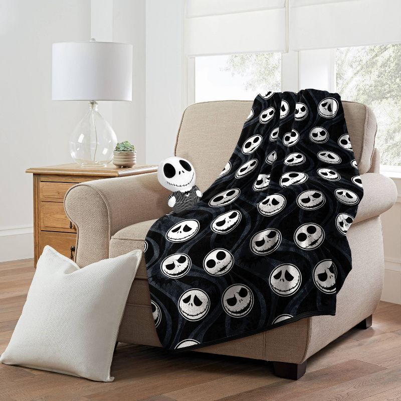 40&#34;x50&#34; Disney The Nightmare Before Christmas Silk Touch Kids&#39; Throw Blanket and HD Hugger, 6 of 7