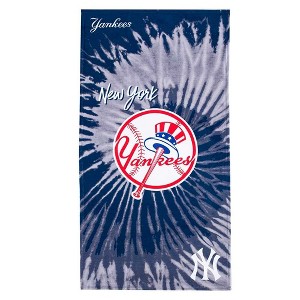 MLB New York Yankees Pyschedelic Beach Towel 30x60 Inches - 1 of 4