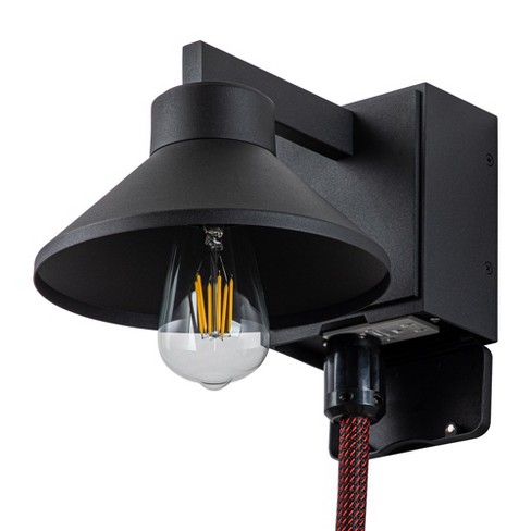 Outside light deals fixture with outlet