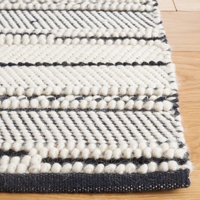 Natura Artisan-Crafted Black and Ivory Wool 4' x 6' Area Rug