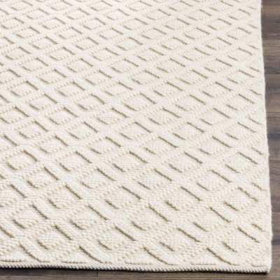 Ivory Handwoven Wool and Synthetic 5' x 8' Area Rug