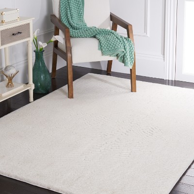 Off-White Faux Rabbit Fur 5' x 7' Rectangular Area Rug