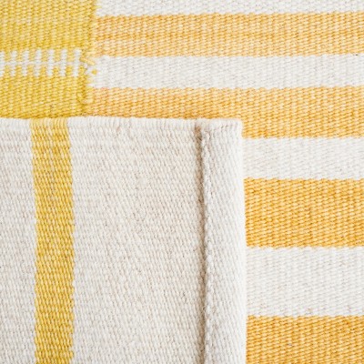 Gold and Ivory Handwoven Wool 4' x 6' Area Rug