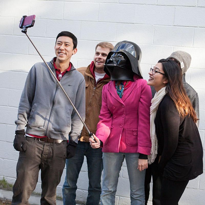 ThinkGeek, Inc. Star Wars Lightsaber Adjustable Length Selfie Stick, 3 of 4