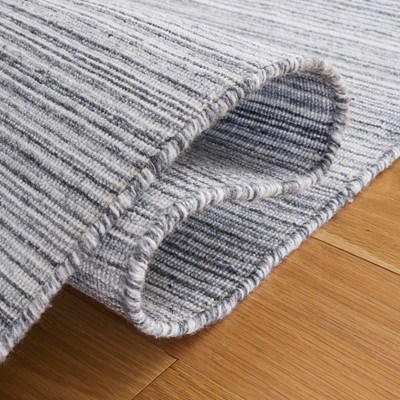 Nomadic Essence Gray Synthetic 4' x 6' Handwoven Flatweave Rug