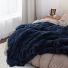 Bedsure | PV Fleece Blanket  a Chic Addition with Brushed Longfur - 4 of 4