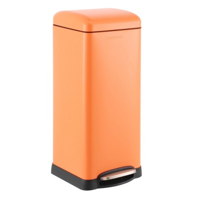 happimess Betty Retro 8-Gallon Step-Open Trash Can