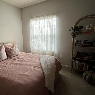 Guest review image 1 of 3, zoom in