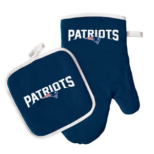 NFL Oven Mitt & Potholder Set with Team Logo - New England Patriots - 1 of 1