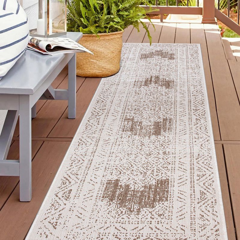 World Rug Gallery Transitional Bohemian Weather Resistant Reversible Indoor/Outdoor Area Rug, 2 of 11