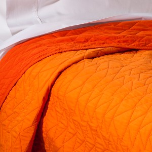 Twin Triangle Stitch Quilt Orange - Pillowfort