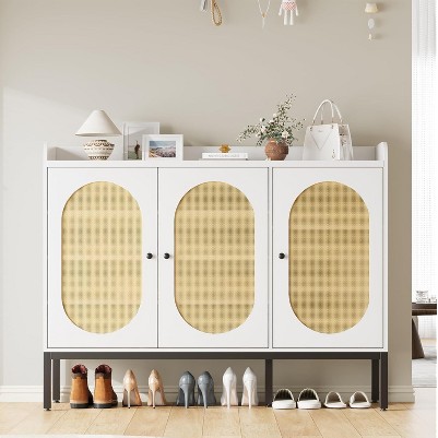 white + hollow rattan