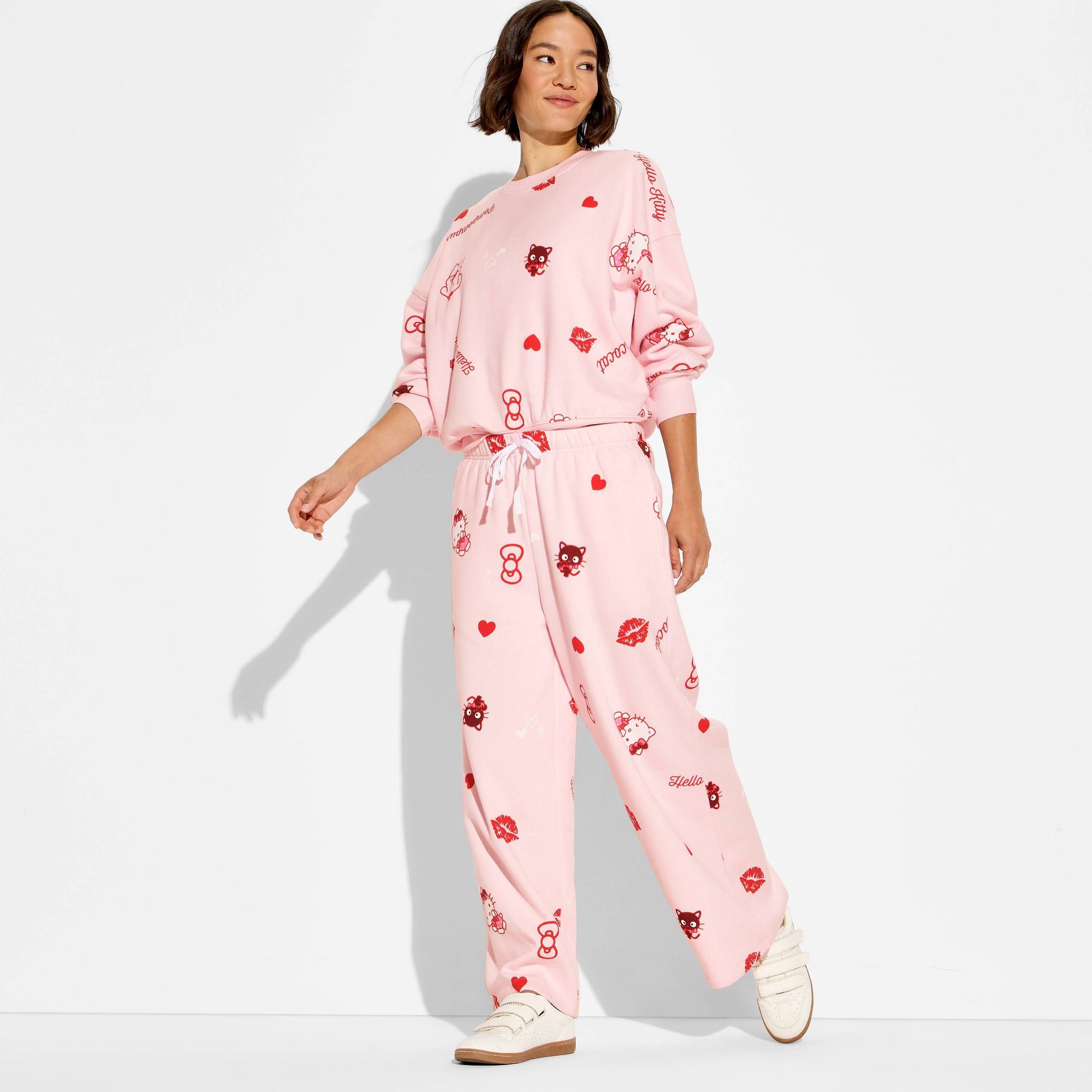 Women's Hello Kitty Fleece Graphic Sweatpants - Light Pink