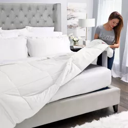 Full/Queen Easy Bed Making Down Alternative Comforter White - Covermade