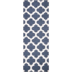 Dhurries DHU623 Hand Woven Flat Weave Indoor Rugs - Safavieh - 1 of 4
