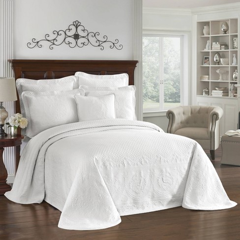 White King Charles Matelasse Bedspread Queen Historic