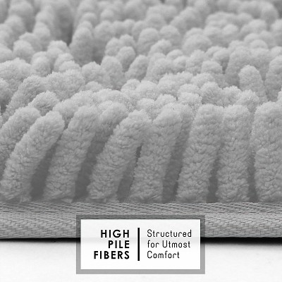 Luxurious Light Gray Chenille Bath Rug with Non-Slip Backing, 26 x 44