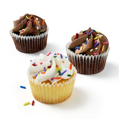 Chocolate and Vanilla Assorted Classic Cupcakes - 11.2oz/6ct - Favorite Day™