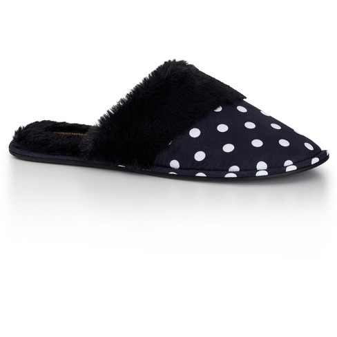 Wider fit outlet slippers