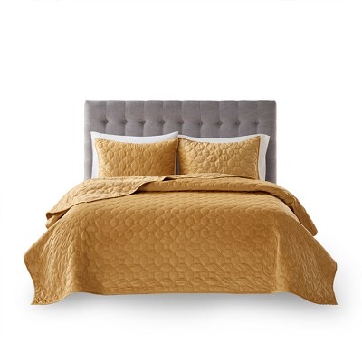 Gracie Mills Gayle 3-Piece Casual Geometric Velvet Quilt Set