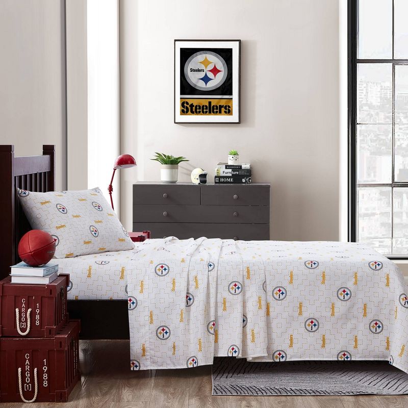 NFL Pittsburgh Steelers Scatter Bedding Sheet Set - Twin, 1 of 2