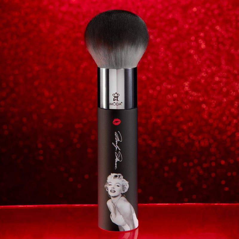 Marilyn Monroe x MODA Brush Big-Time Bombshell Round Powder Makeup Brush, 4 of 6