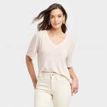 Women's Linen Boxy V-Neck Short-Sleeve T-Shirt - Universal Thread™