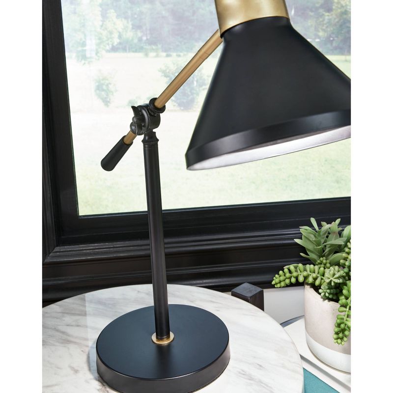 Garville Metal Table Lamp Black/Gold - Signature Design by Ashley, 3 of 4