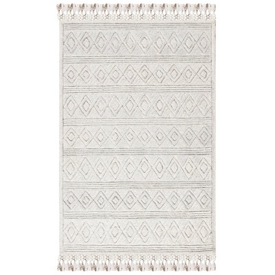 4'x6' Shantel Accent Rug Silver - Safavieh