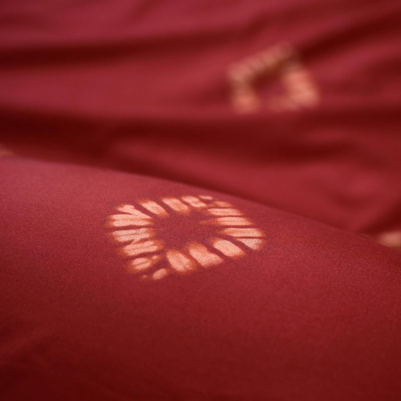 Chanasya Reversible Microfiber Velvet Shibori Geometric Red 5-Piece Duvet Cover Set, 4 of 5