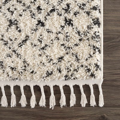 Gray and Beige Trellis Shag Area Rug 5'3" x 7'3"