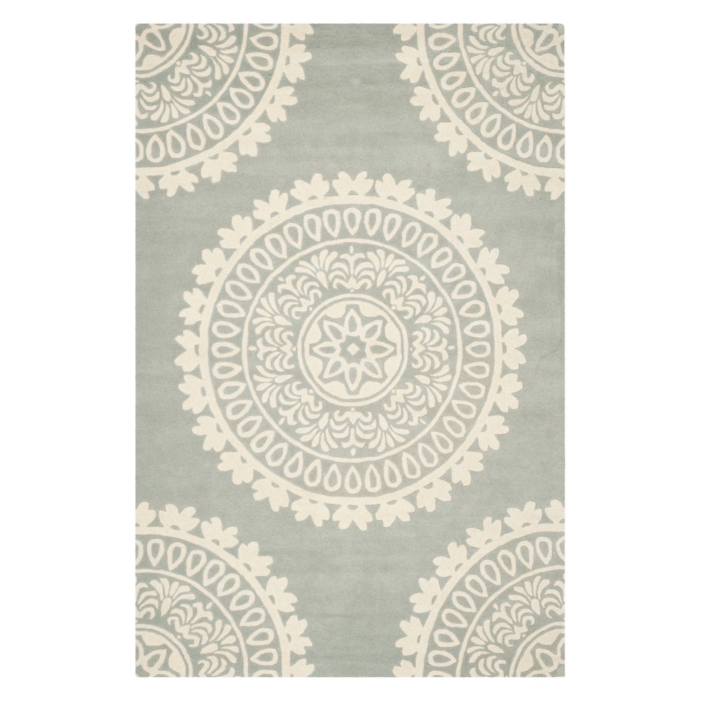 5'x8' Medallion Area Rug Gray/Ivory - Safavieh