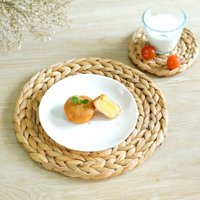 Vintiquewise Set of 4 Decorative Round Natural Woven Handmade Water Hyacinth Placemats, 3 of 8
