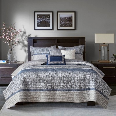 Navy Reversible Jacquard Full Quilt Set with Throw Pillows