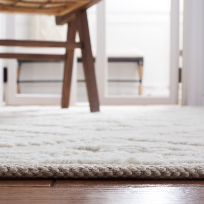Ivory Hand-Knotted Wool and Cotton 4' x 6' Area Rug