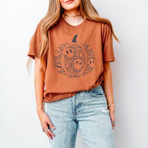 Simply Sage Market S.W.Smiley Pumpkin Outline Short Sleeve Tee - 1 of 4