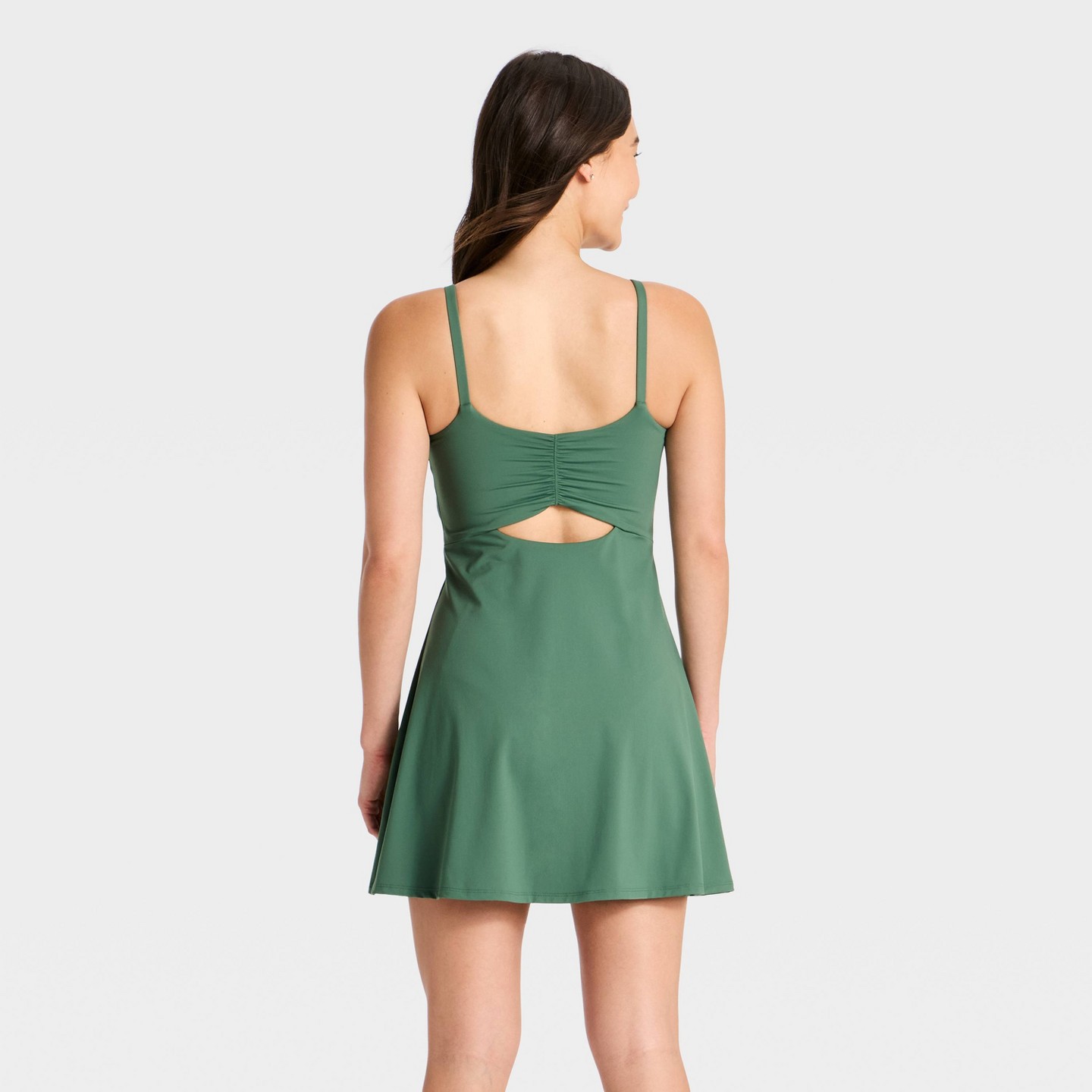 Женское платье All In Motion Athletic Ruched Back, цвет: Тёмный зелёный — фото 2