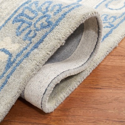 Gray and Ivory Handmade Wool 4' x 6' Area Rug